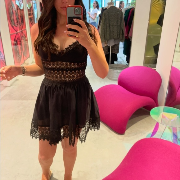 Charo Ruiz Dresses & Skirts - Charo Ruiz Black Sweetheart Lace Trim Babydoll Mini Dress